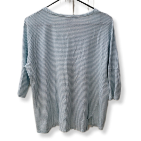 Chico’s size 1 Light Blue & white striped 3/4 sleeve V-neck Linen Shirt - Picture 2 of 10